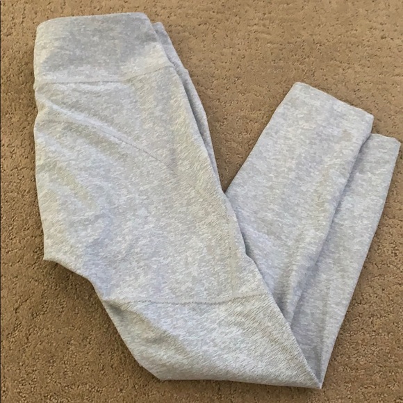 Outdoor Voices Dove Color Leggings size small - Picture 1 of 2